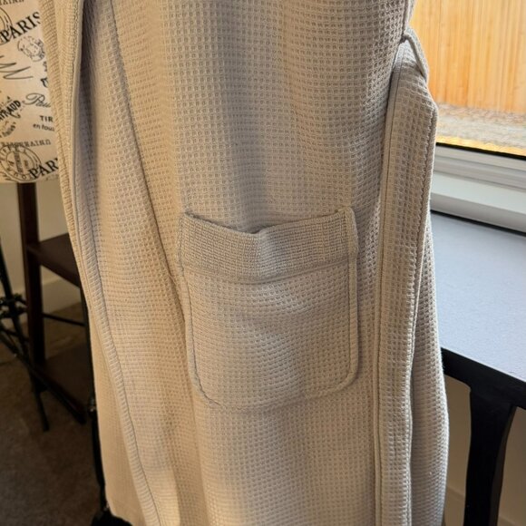 Cozy Earth Unisex Waffle Bath Robe Large Premium Quality in Excellent Shape - Picture 3 of 10